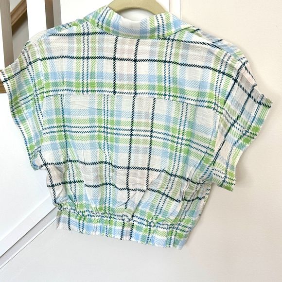 NWOT* Olivaceous Twist Front Crop Plaid Collared Shirt - Women's Large - Picture 2 of 5
